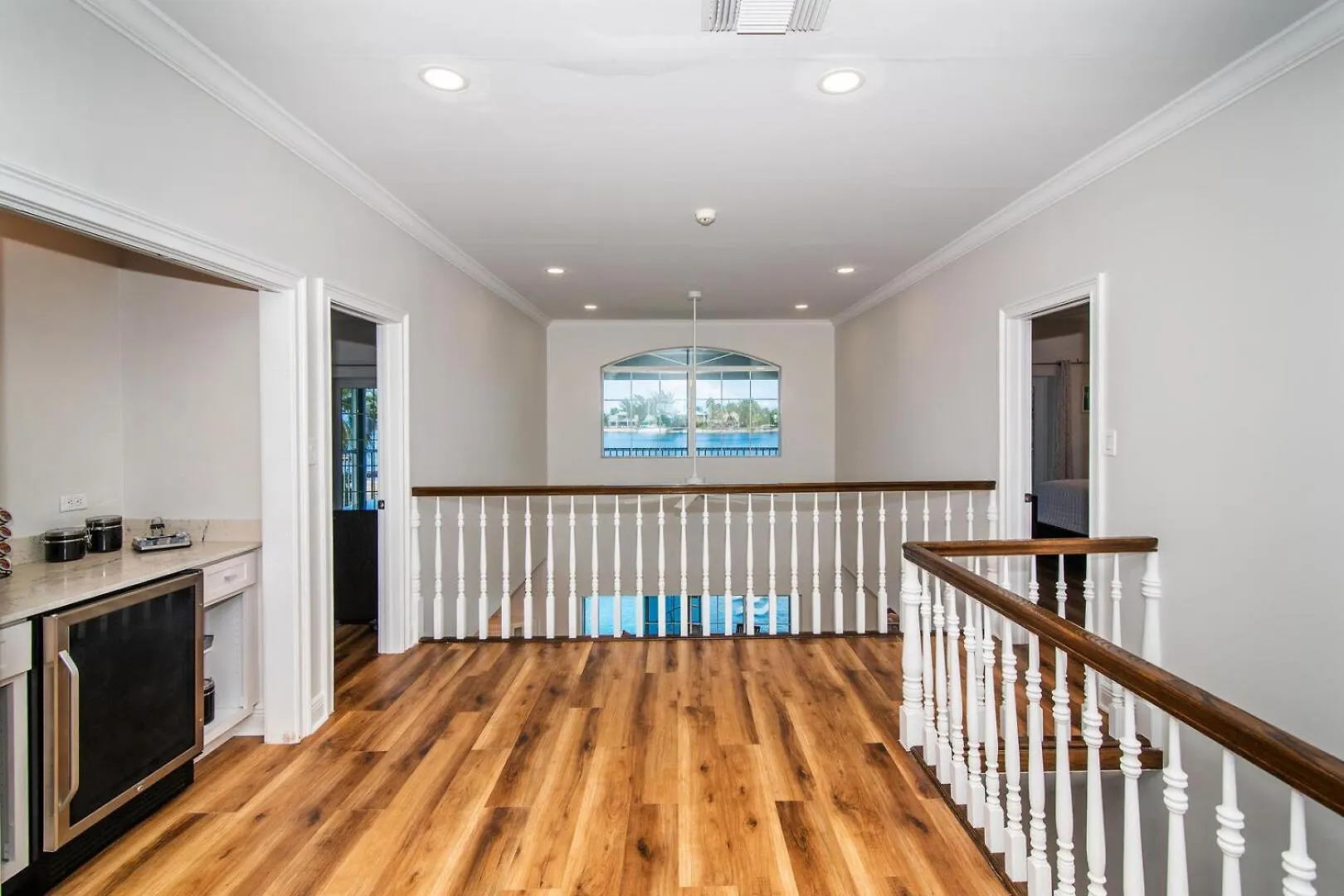 Skai Fall By Grand Cayman Villas Driftwood Village