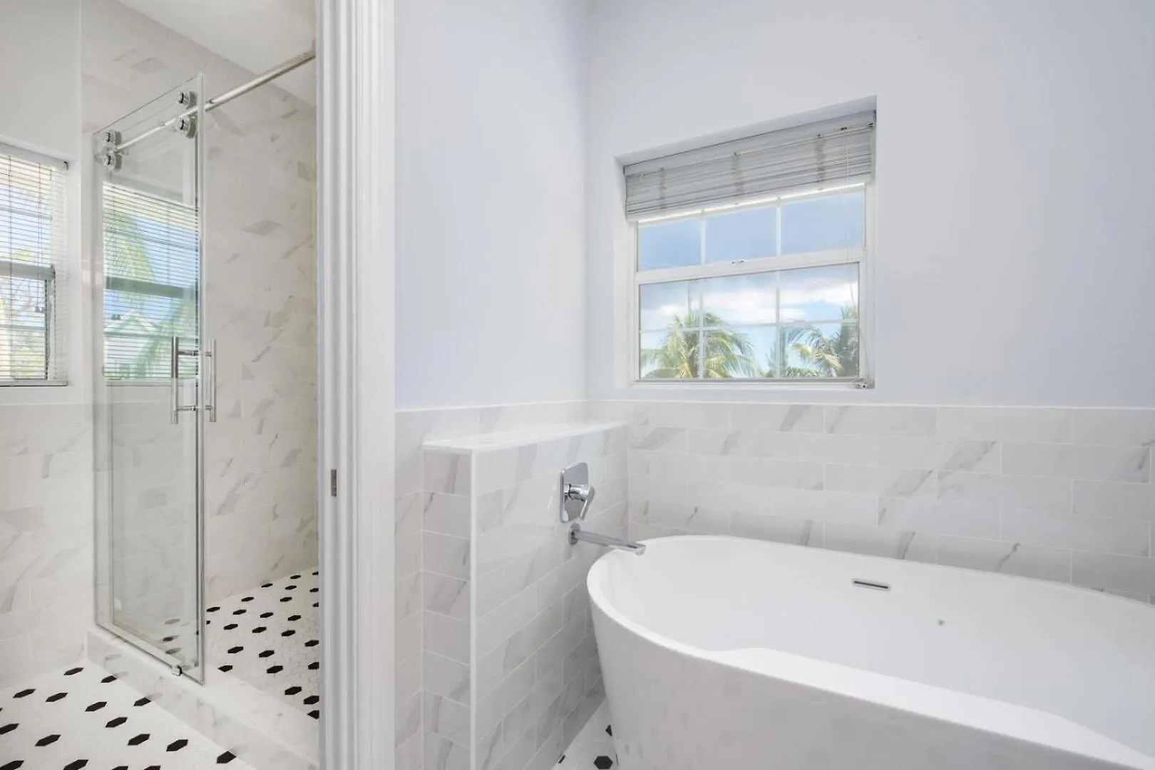 Skai Fall By Grand Cayman Villas Driftwood Village