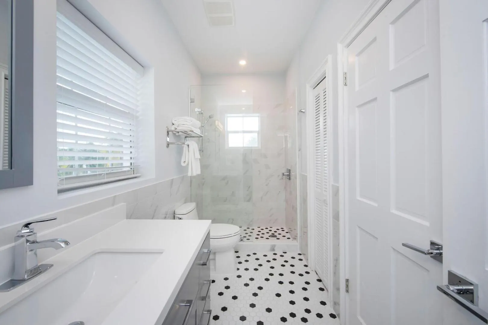 Skai Fall By Grand Cayman Villas Driftwood Village 0*,